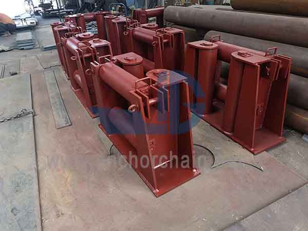 CB 3062-79 Четырехроликовый клюз типа BB